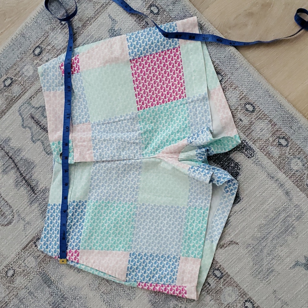 Vineyard Vines X Target Patchwork Whale Shorts Sz0 - image 2